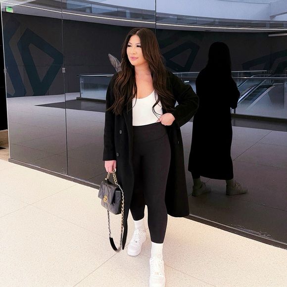 Meet your Posher, Mya - Picture 3 of 3